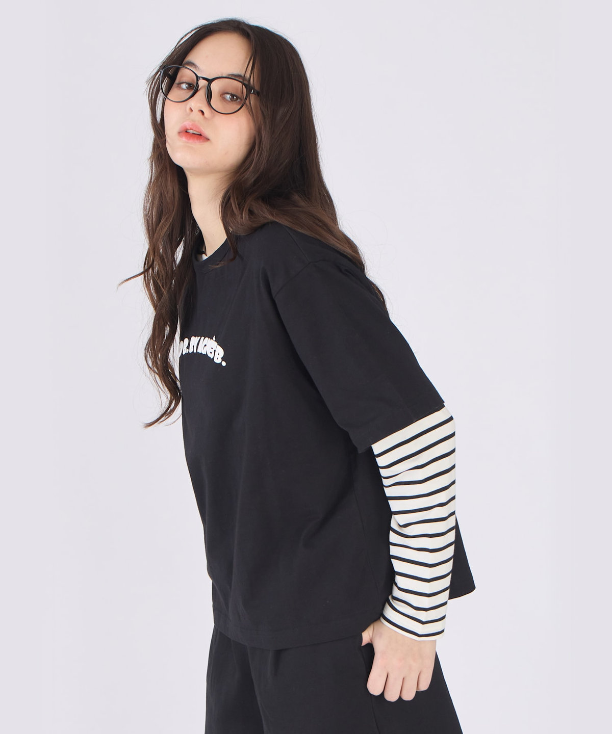 To b. by agnès b. ロゴ パフプリント コットン 半袖 Tシャツ ブラック