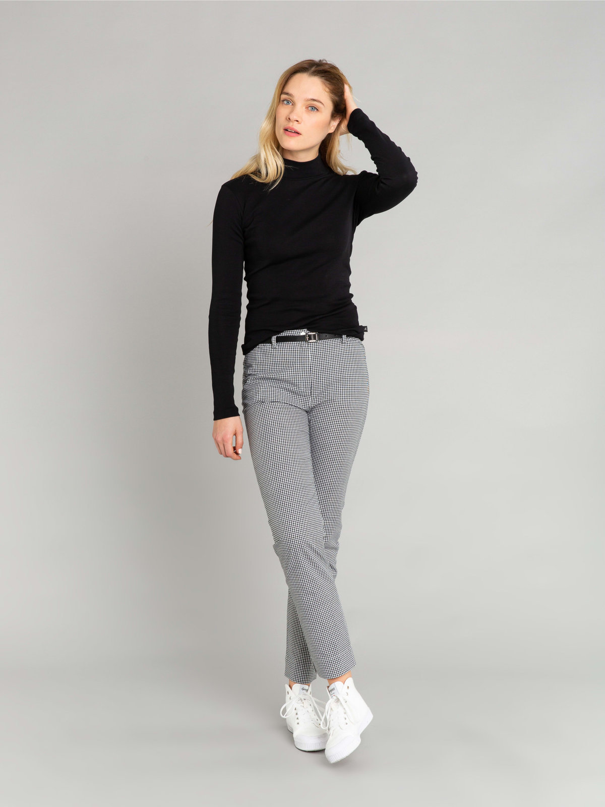 FEMME ウィメンズ コットン ハイネック 長袖 Tシャツ "Vian" ブラック