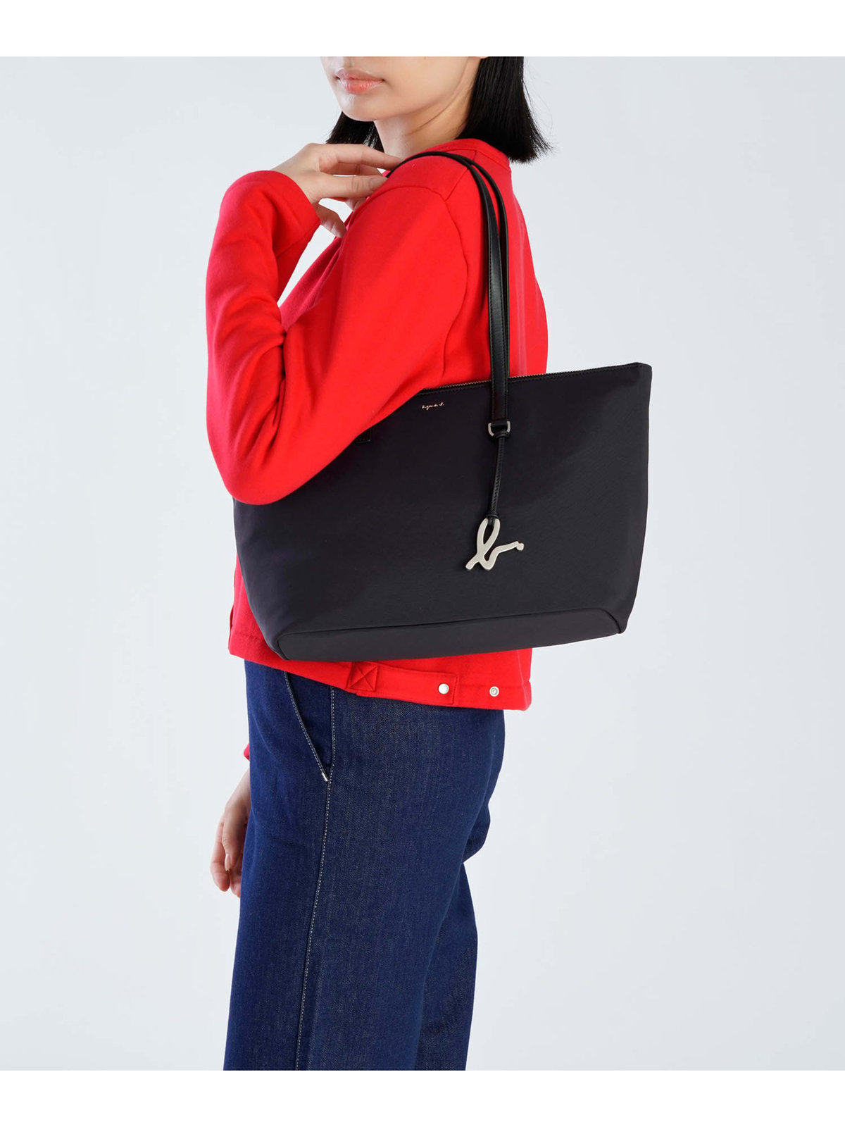 VOYAGE ウィメンズ バッグ＆ウォレット ナイロン ミディアム トートバッグ "Adele" ZAS10-01 ブラック