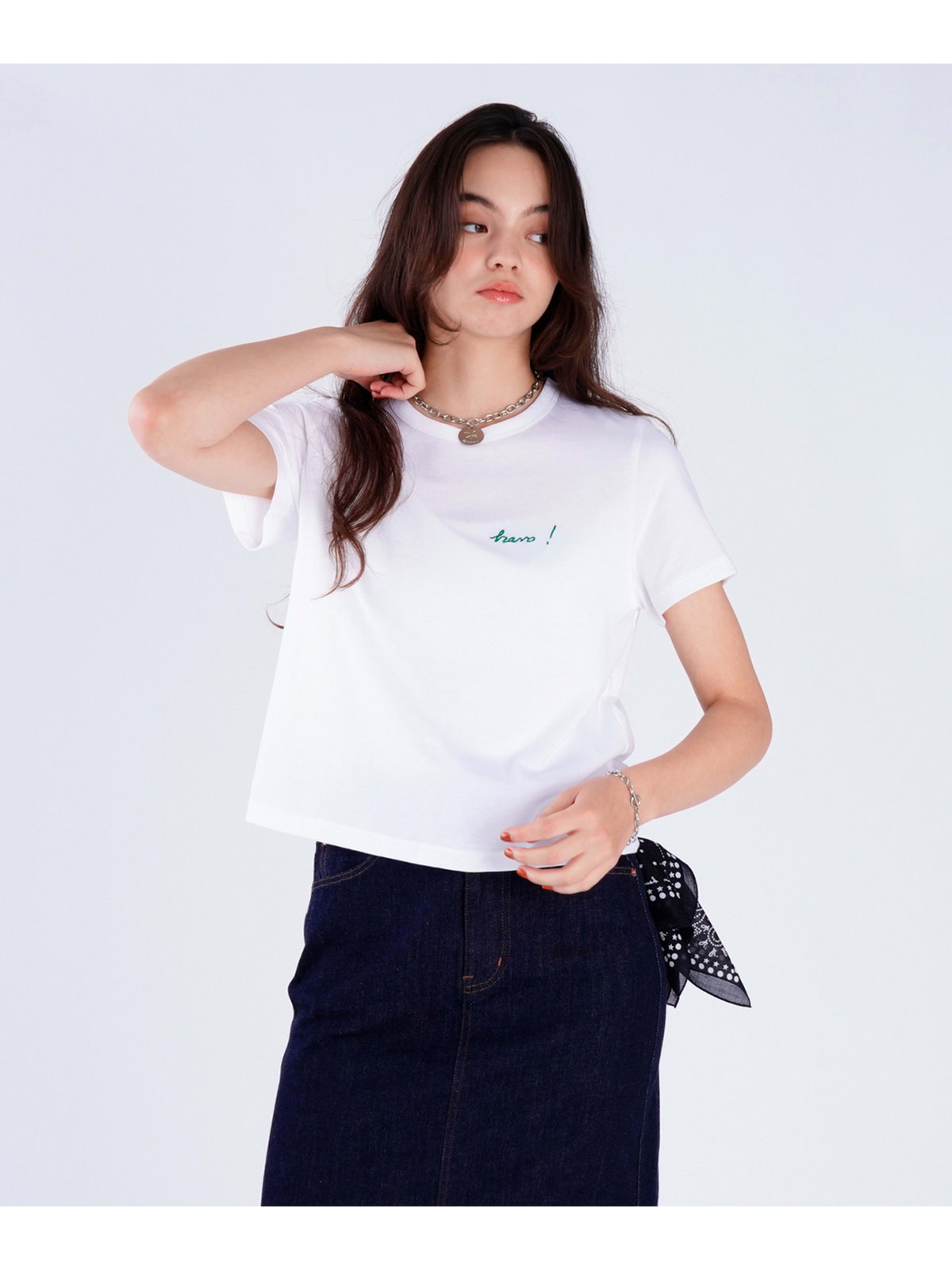 To b. by agnès b. 【Outlet】プリント オーガニックコットン 半袖 Tシャツ "Bravo!" ホワイト