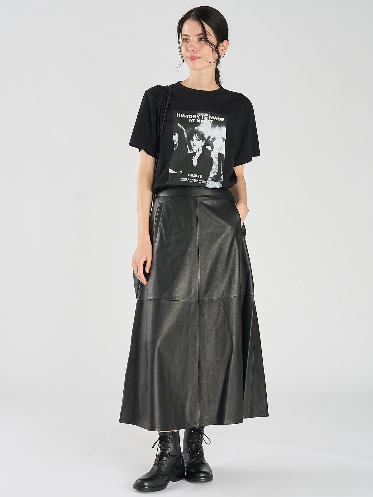 FEMME ウィメンズ コットン プリント 半袖 アーティスト Tシャツ "Godlis" ブラック