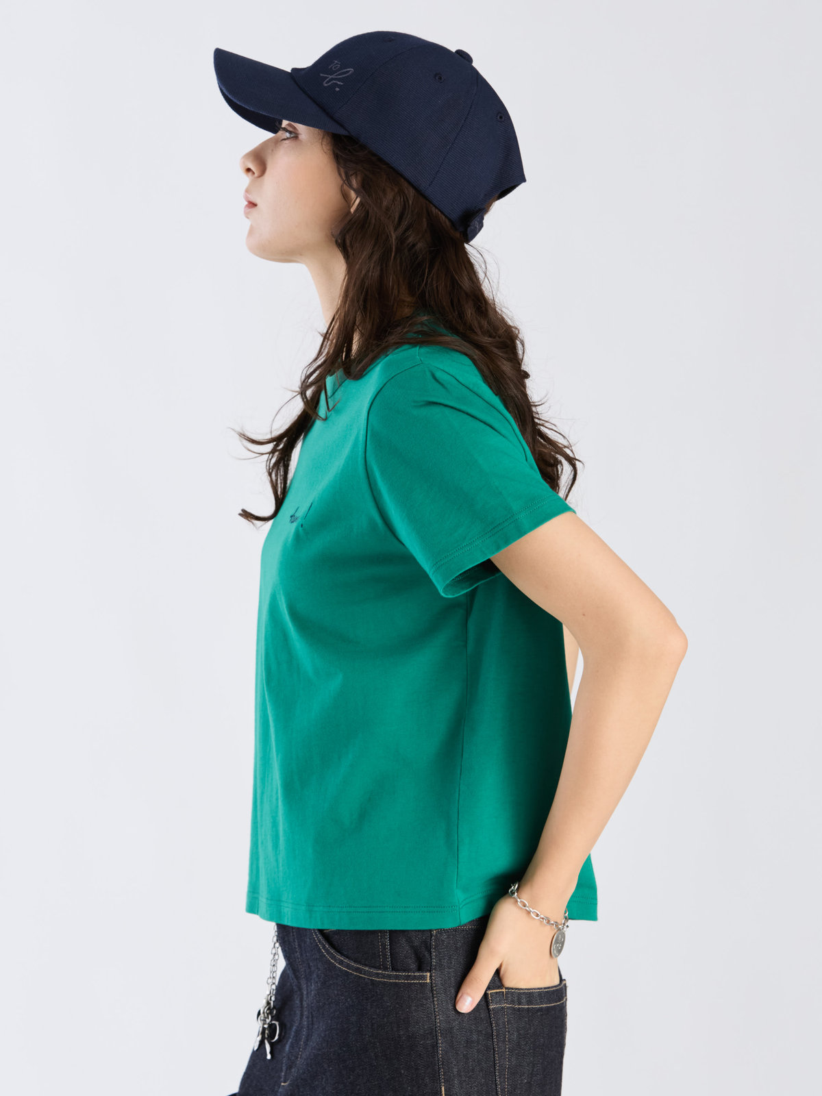 To b. by agnès b. 【Outlet】プリント オーガニックコットン 半袖 Tシャツ "Bravo!" グリーン