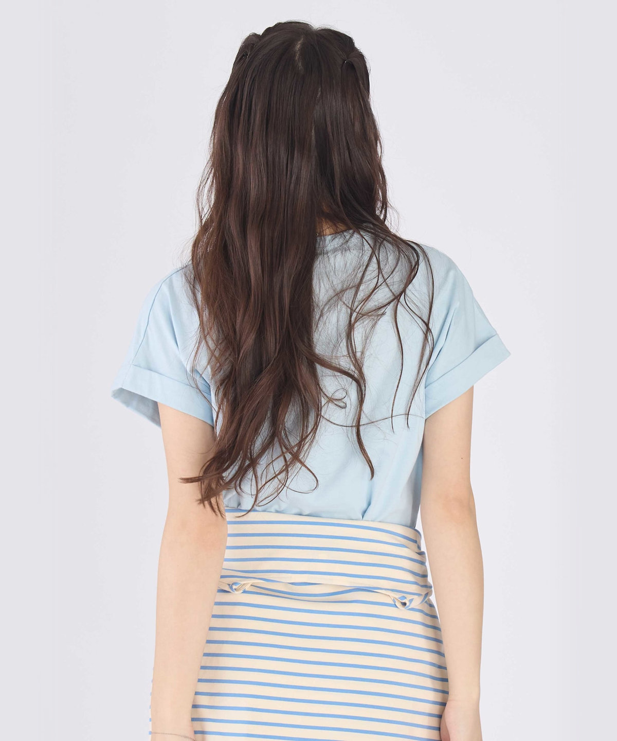 To b. by agnès b. ロゴ プリント コットン マカロン Tシャツ ブルー