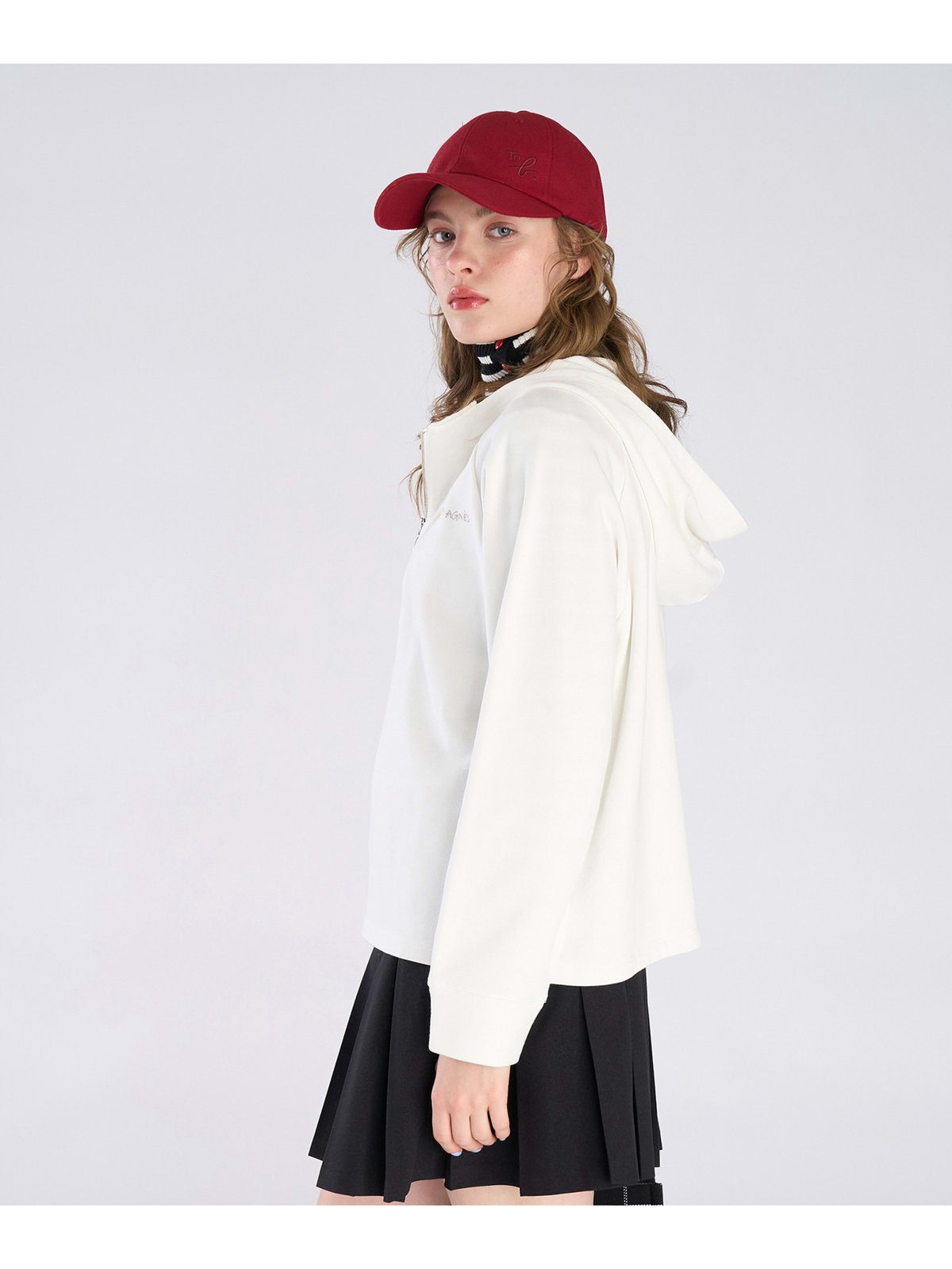 To b. by agnès b. コットン ハーフジップ スウェットフーディー ホワイト