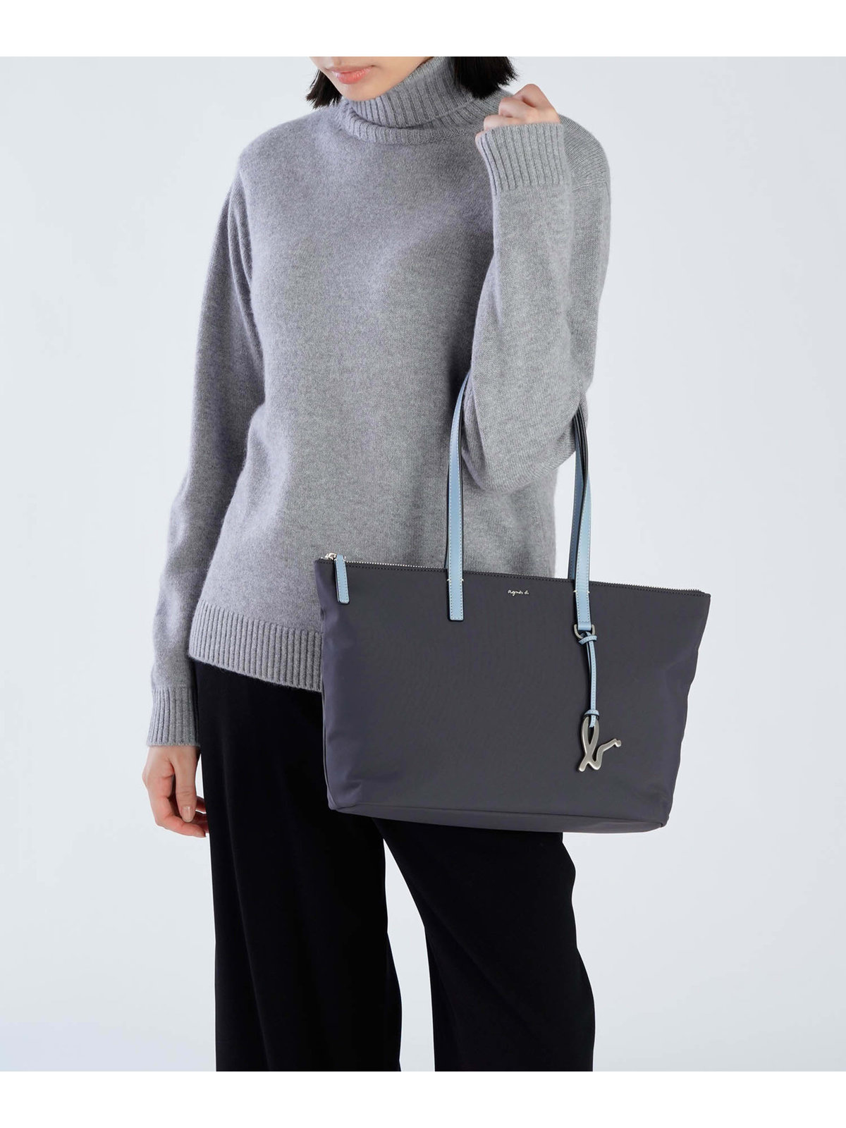 VOYAGE ウィメンズ バッグ＆ウォレット ナイロン ミディアム トートバッグ "Adele" ZAS10-01 ブルー