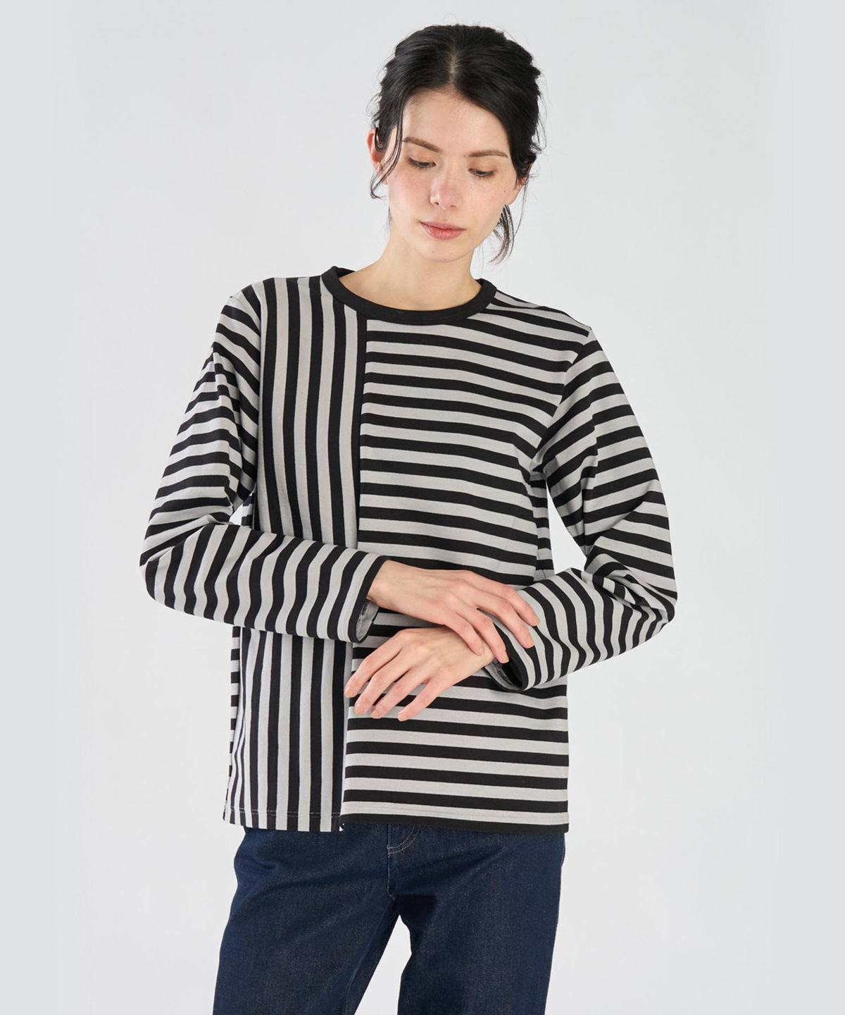 FEMME ウィメンズ 【by R 限定品】agnes b. 細ボーダーxストライプ コットン 長袖 Tシャツ "Haru" エクリュ×ブラック