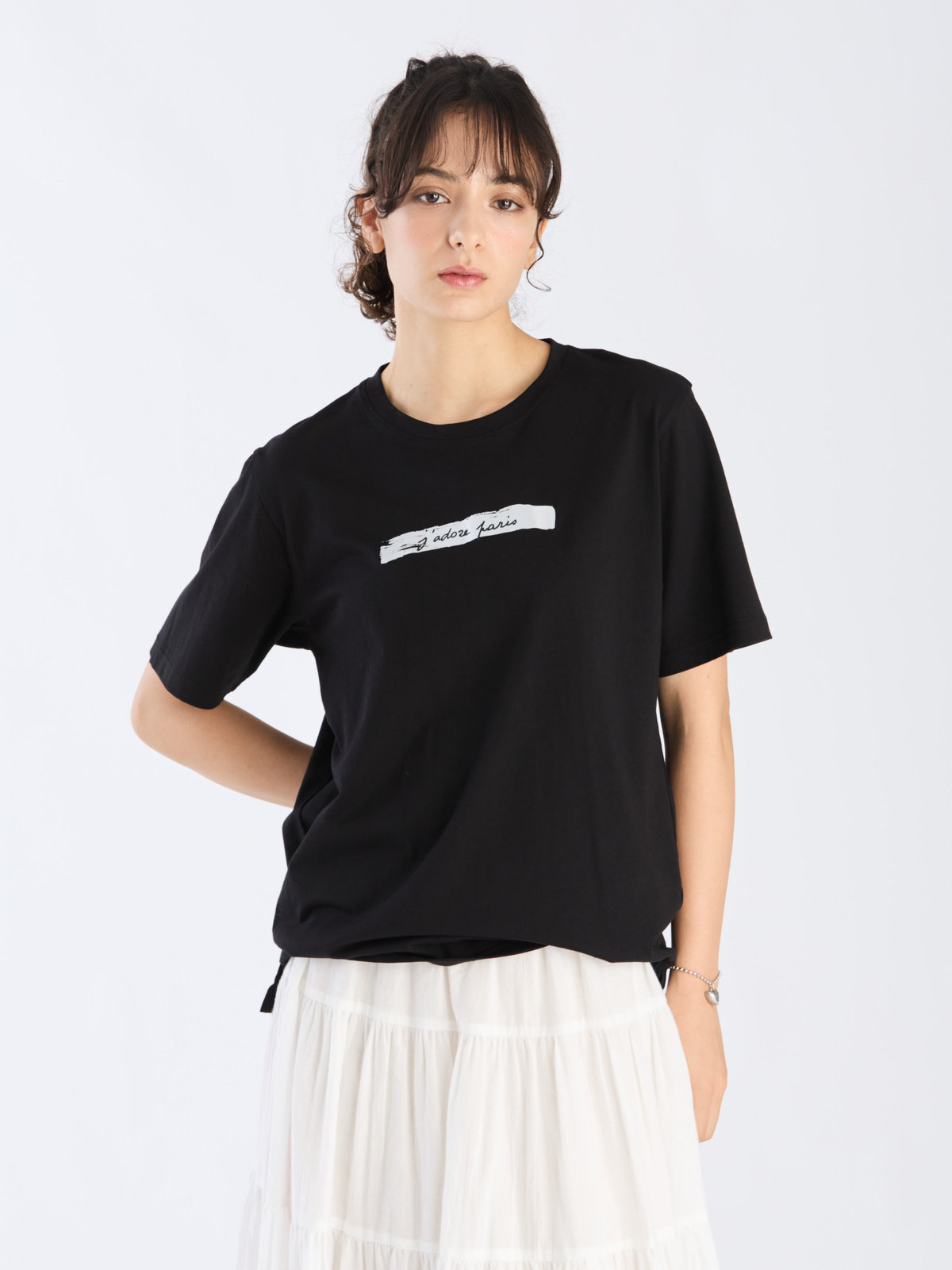 To b. by agnès b. 【Outlet】オーガニックコットン メッセージ Tシャツ "j'adore paris" ブラック