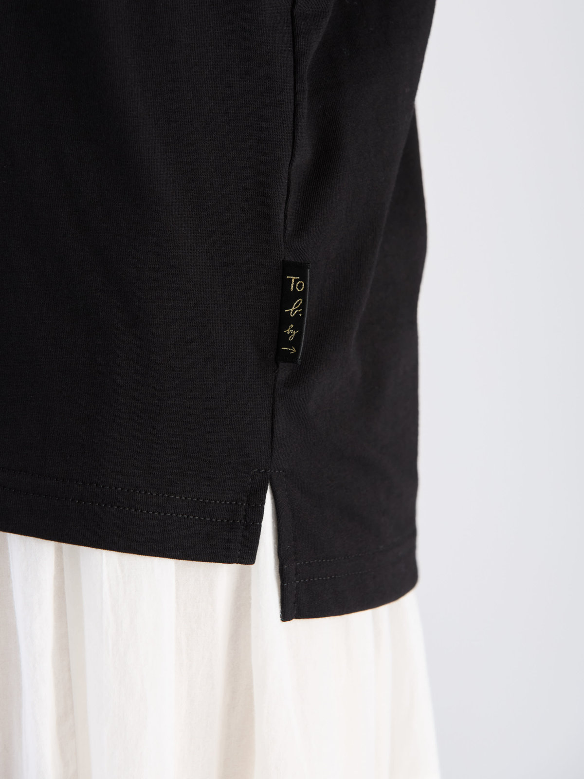 To b. by agnès b. 【Outlet】オーガニックコットン メッセージ Tシャツ "j'adore paris" ブラック