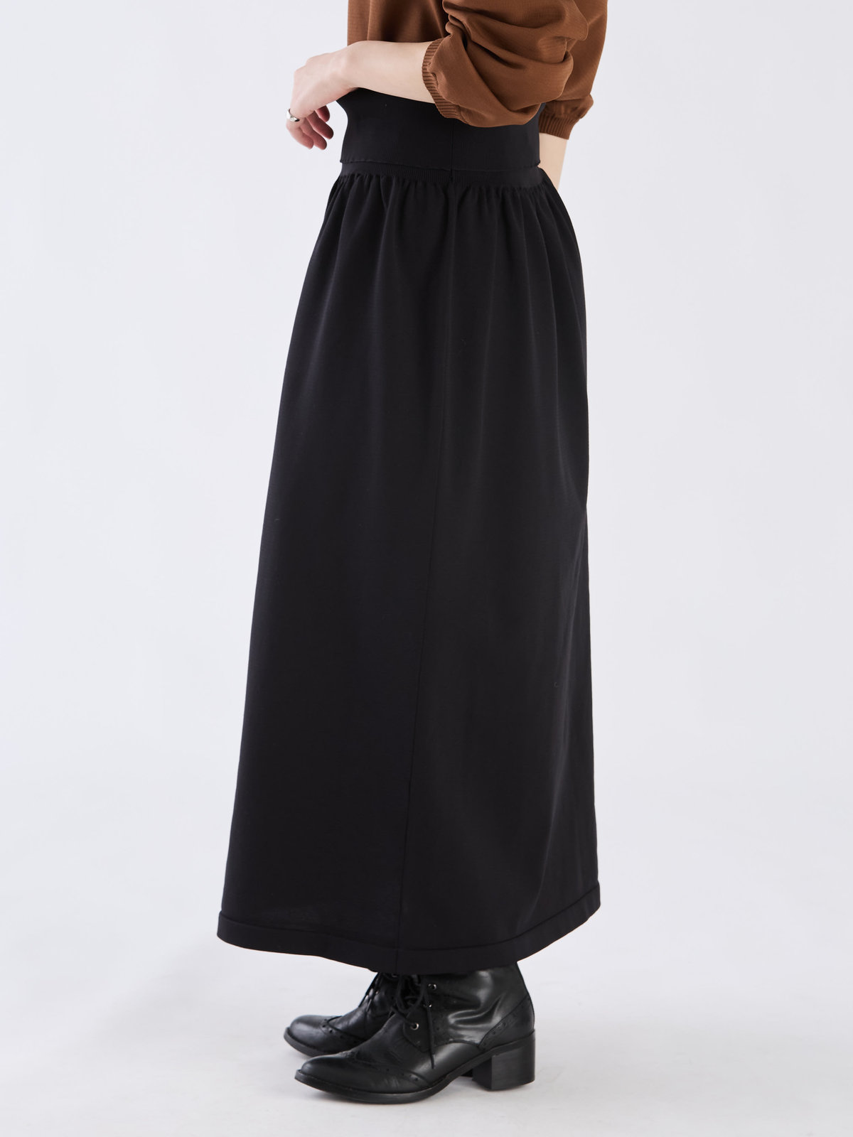 To b. by agnès b. 【Outlet】WW46 JUPE パフィーニットスカート ブラック