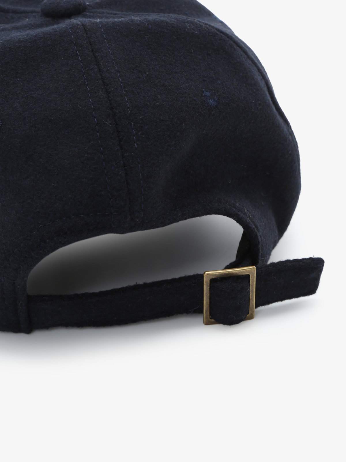 To b. by agnès b. 【Outlet】ロゴ プレート キャップ ネイビー