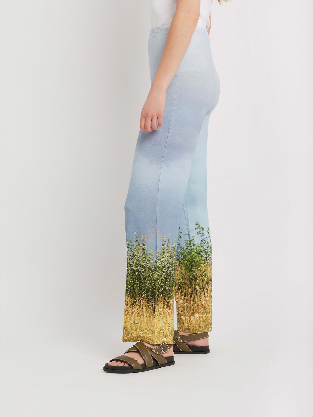 FEMME ウィメンズ 【Outlet】フォトプリント フレアパンツ ”Les champs ? Hoedic” マルチ