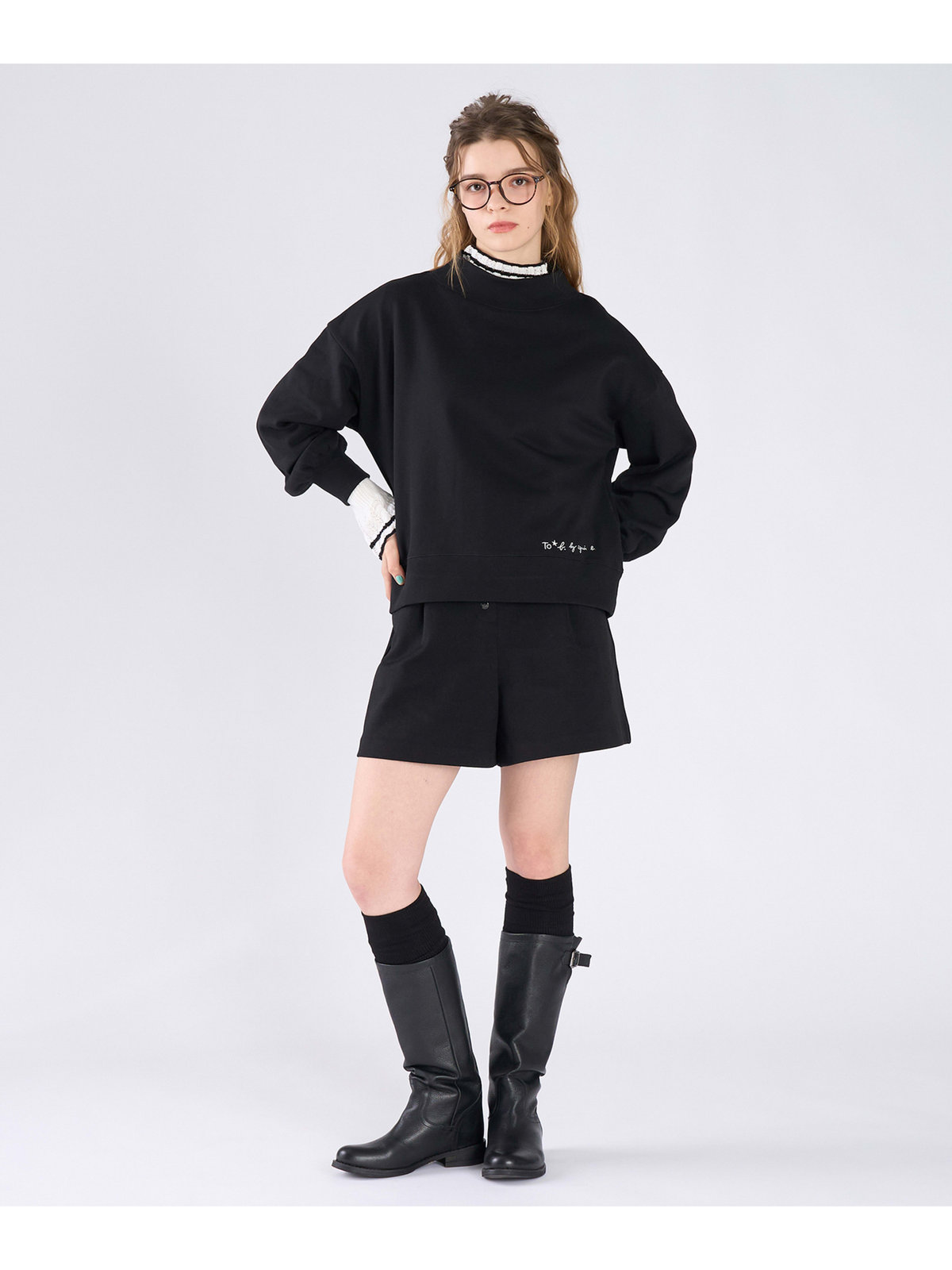 To b. by agnès b. WEB限定 ロゴ コットン ボリュームスリーブ スウェットプルオーバー ブラック