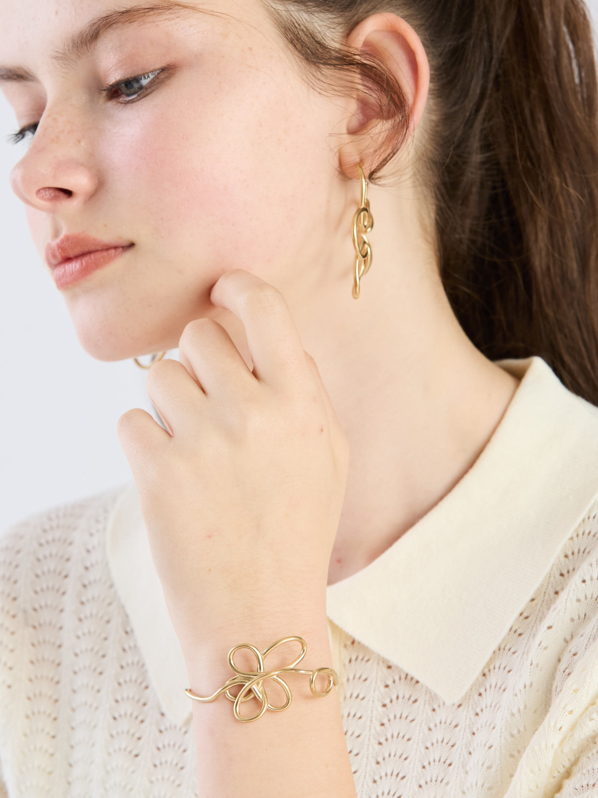 To b. by agnès b. 【Outlet】フラワー バングル ゴールド