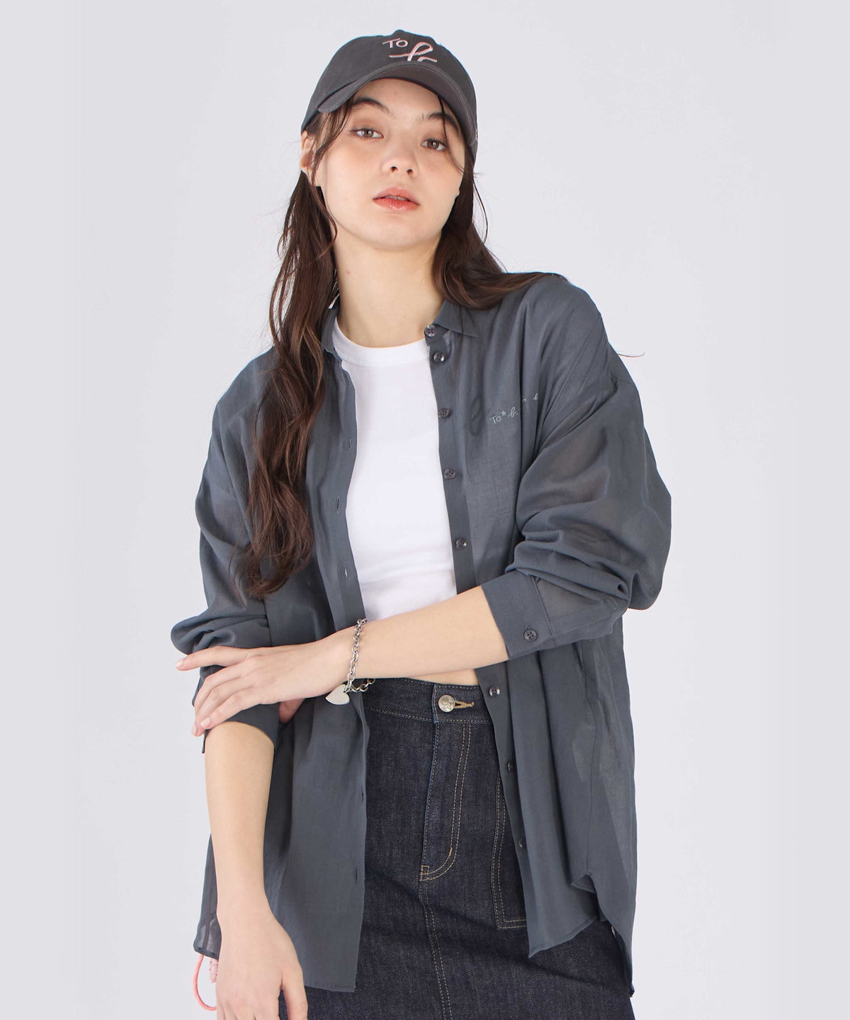 To b. by agnès b. コットン ロングスリーブ ボーイズシャツ チャコールグレー