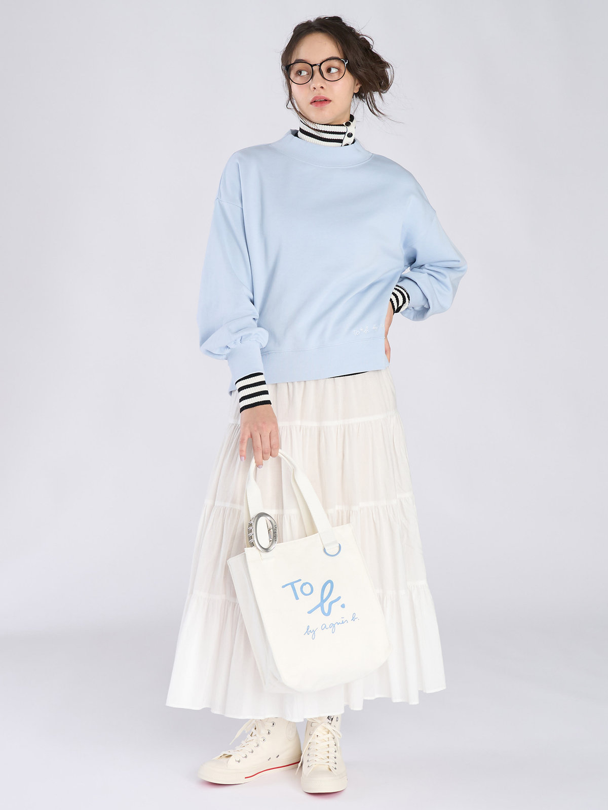 To b. by agnès b. WEB限定 ロゴ コットン ボリュームスリーブ スウェットプルオーバー ライトブルー