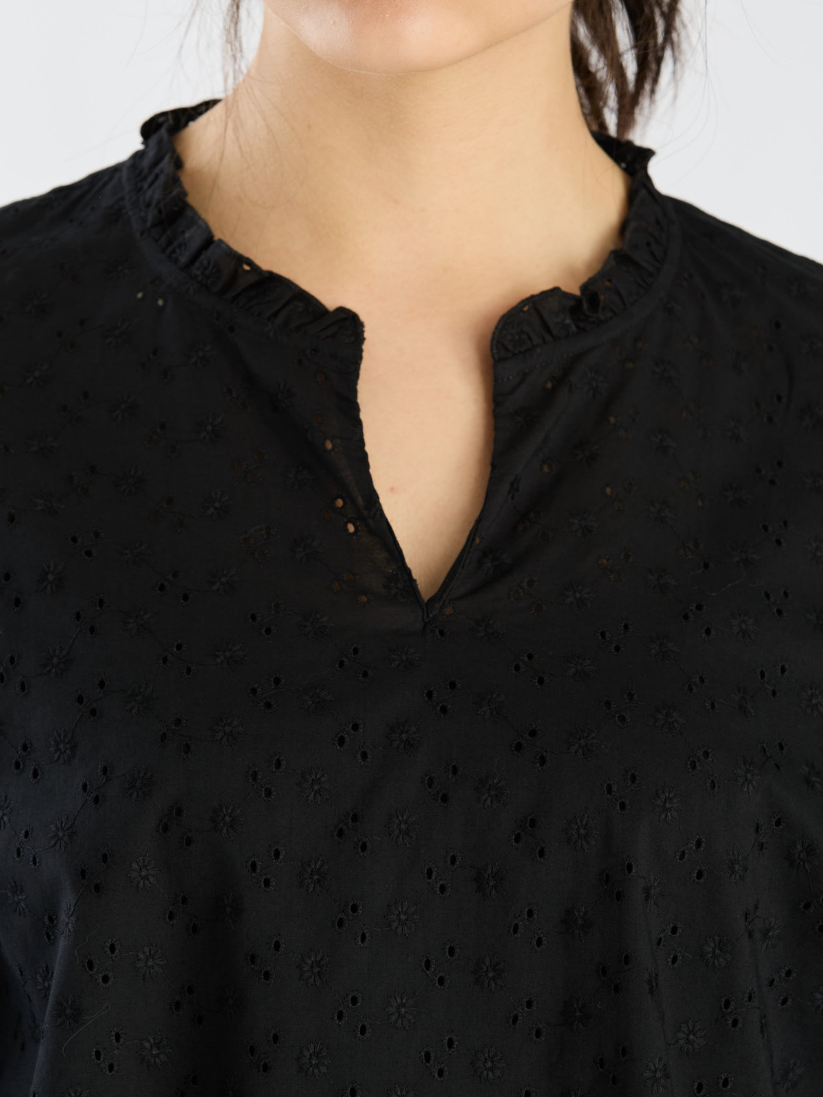 To b. by agnès b. 【Outlet】スキッパ―レースブラウス ブラック