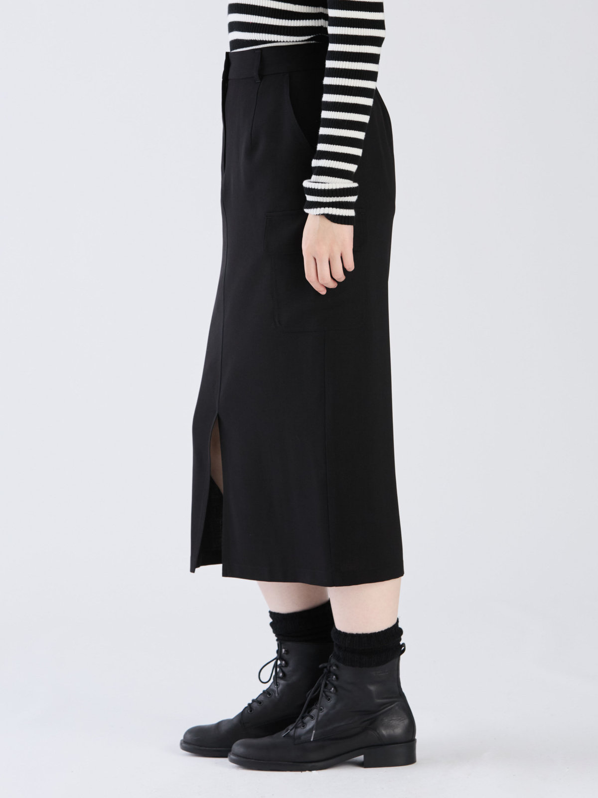 To b. by agnès b. 【Outlet】ワーステッドポリエステルカーゴスカート ブラック