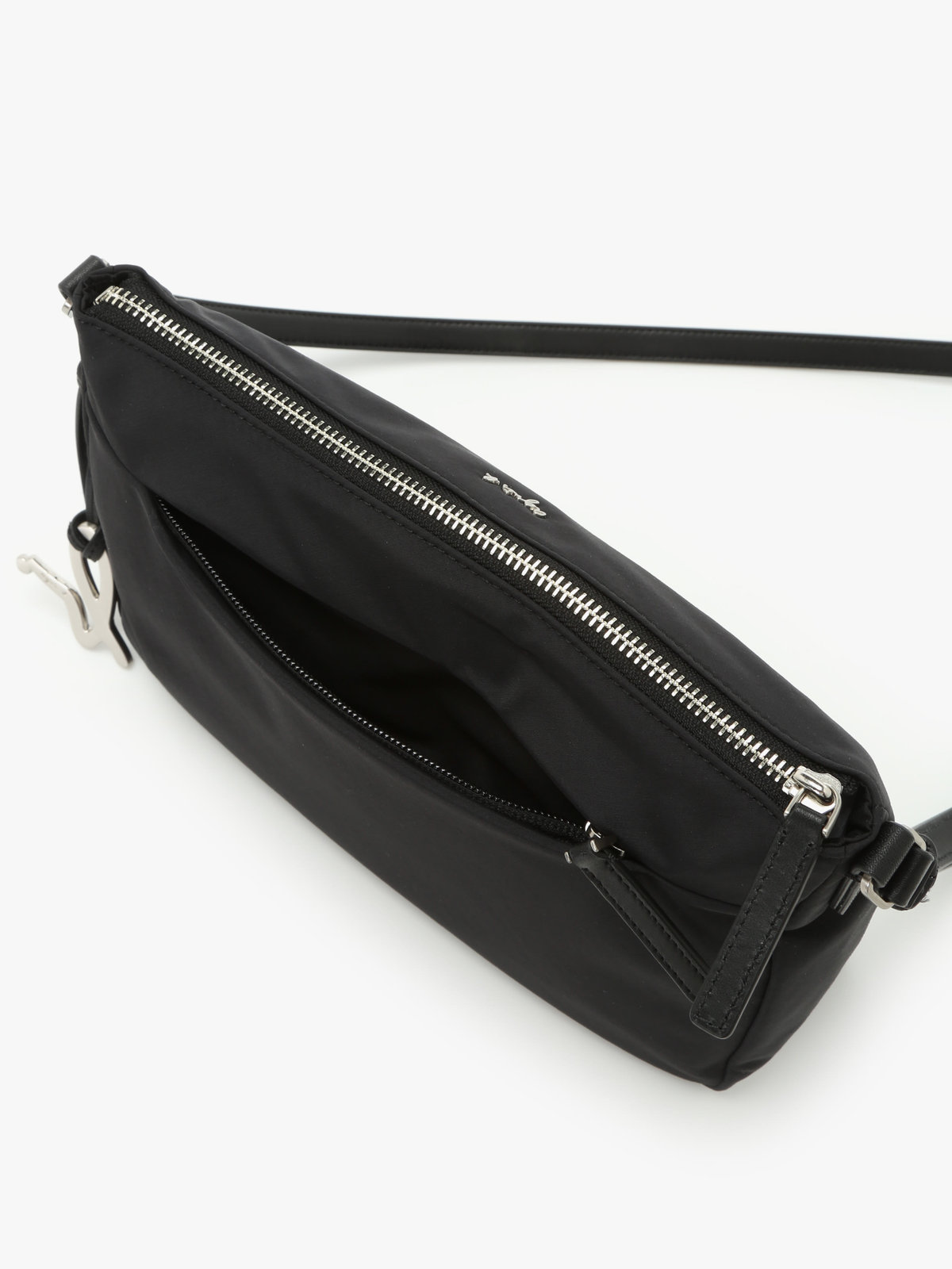 VOYAGE ウィメンズ バッグ＆ウォレット ナイロン ミディアム ショルダーバッグ "Adele" ZAS10-06 ブラック