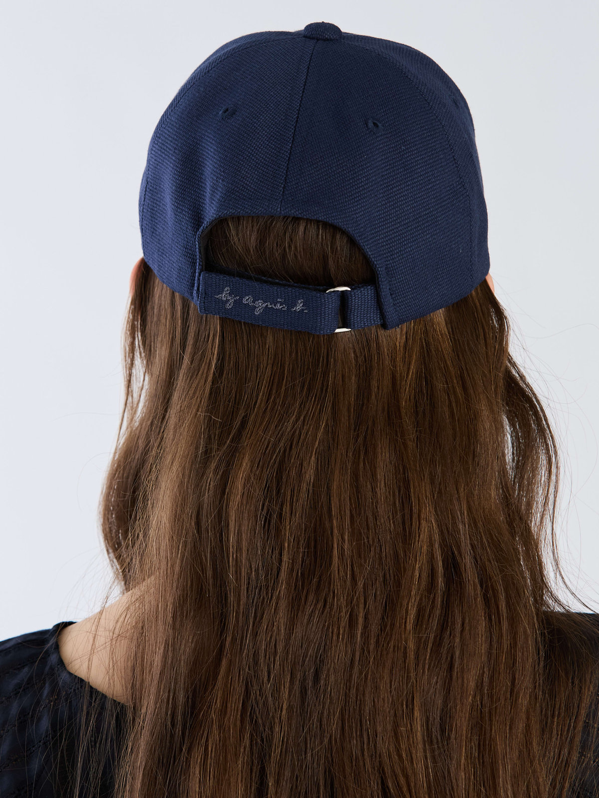 To b. by agnès b. 【Outlet】"To b."ロゴ刺繍 キャップ ネイビー