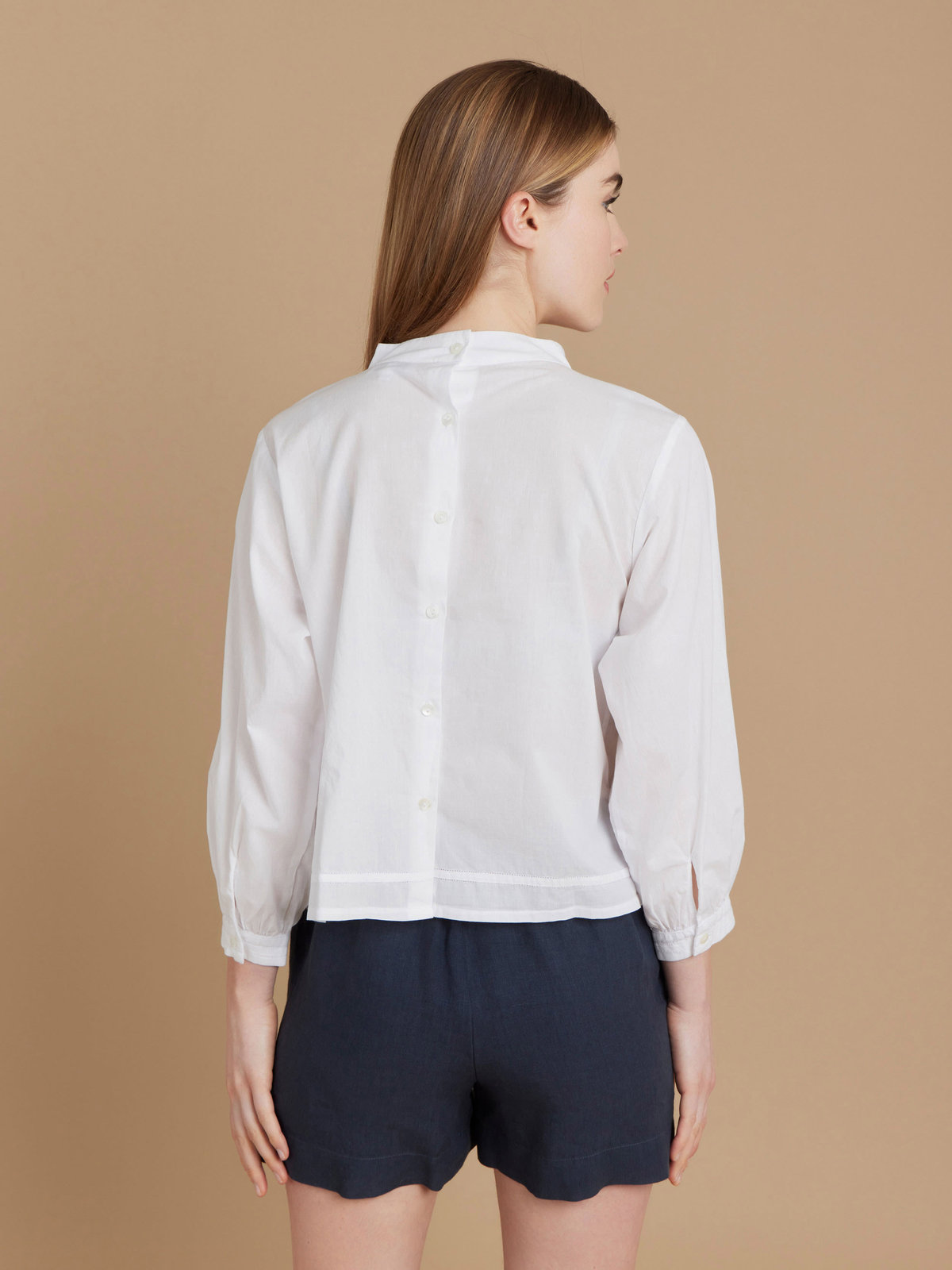 FEMME ウィメンズ 【Outlet】AM06 HAUT ノーカラーブラウス ホワイト