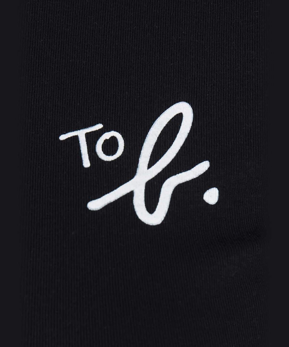 To b. by agnès b. "To b."ロゴ コットン 半袖 クロップド Tシャツ ブラック