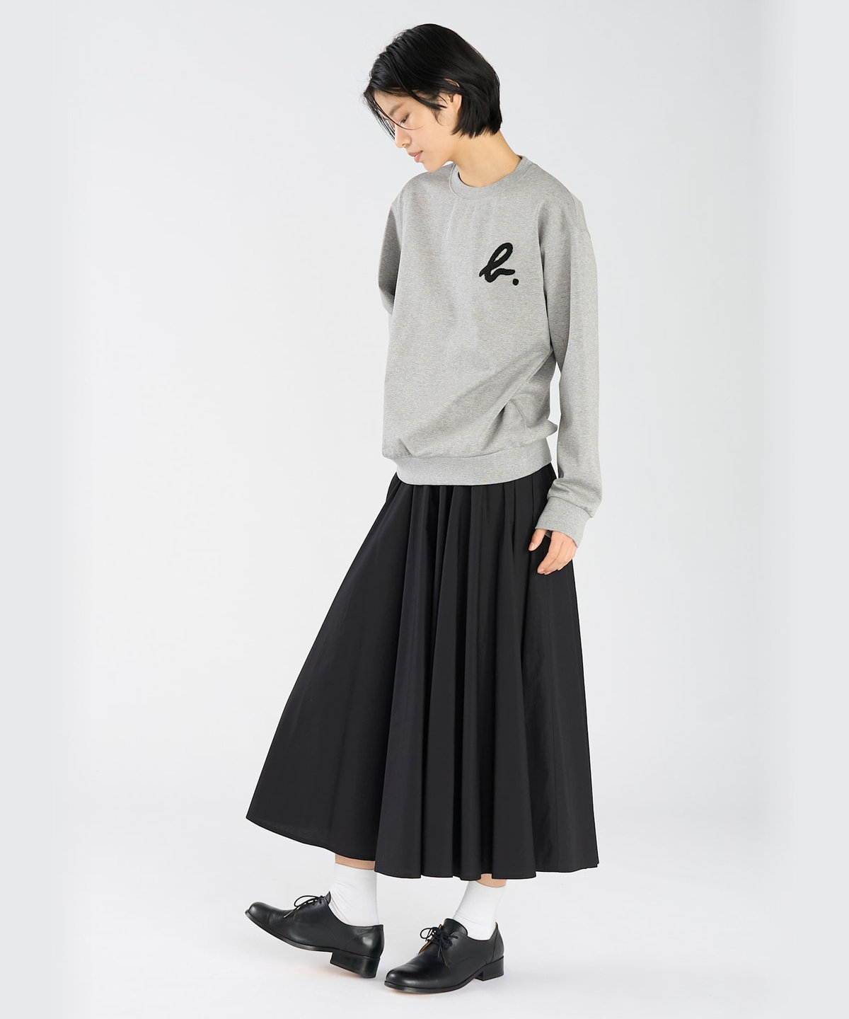 FEMME ウィメンズ "b."ロゴ コットン 長袖 スウェット グレー