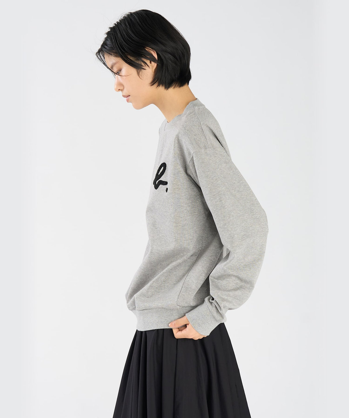 FEMME ウィメンズ "b."ロゴ コットン 長袖 スウェット グレー