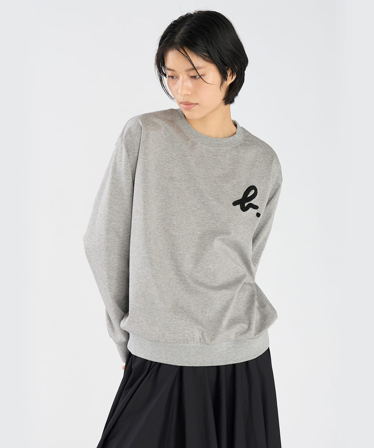 FEMME ウィメンズ "b."ロゴ コットン 長袖 スウェット グレー