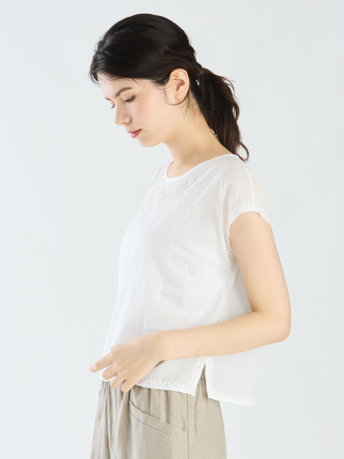 FEMME ウィメンズ 【Outlet】AM56 HAUT ノーカラーブラウス ホワイト