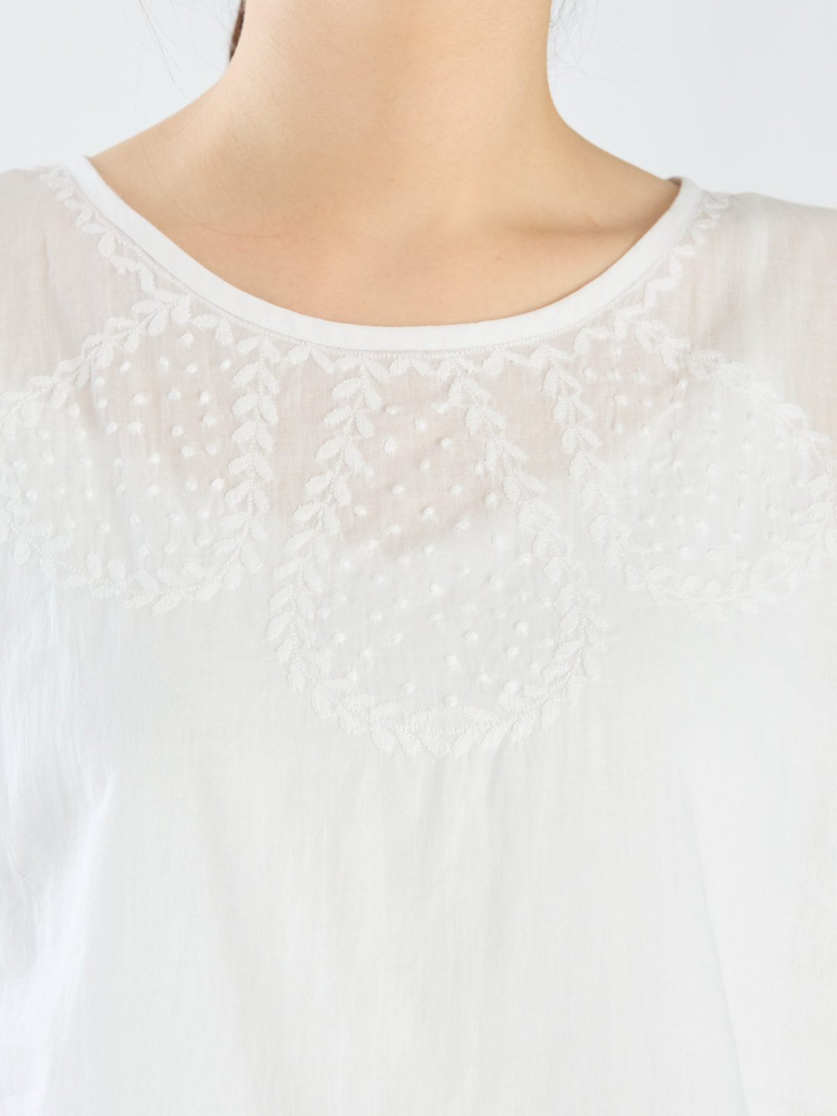 FEMME ウィメンズ 【Outlet】AM56 HAUT ノーカラーブラウス ホワイト