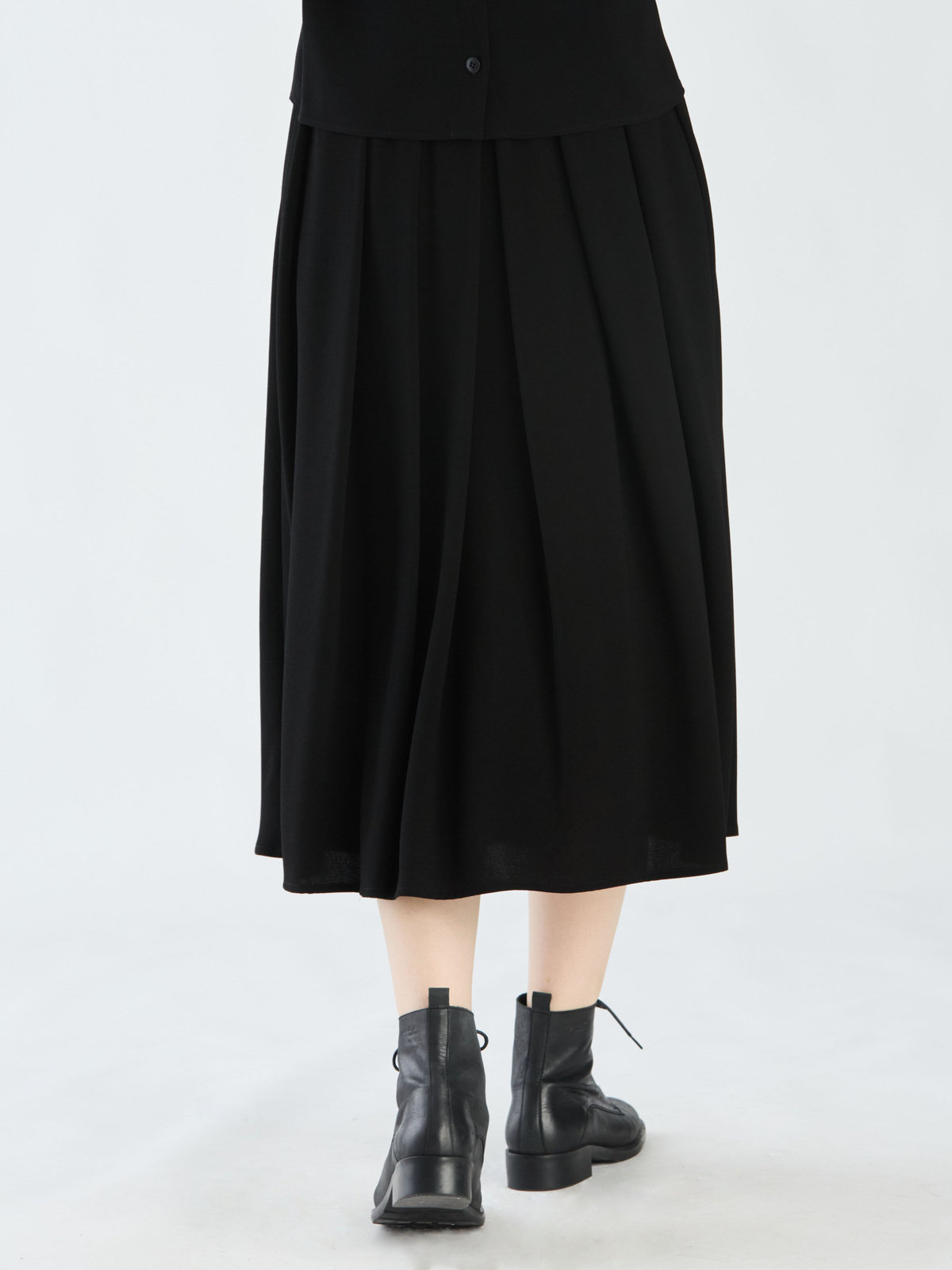 FEMME ウィメンズ ブラック トリアセテート クレープ プリーツ ロングスカート ”Grand Hotel” ブラック