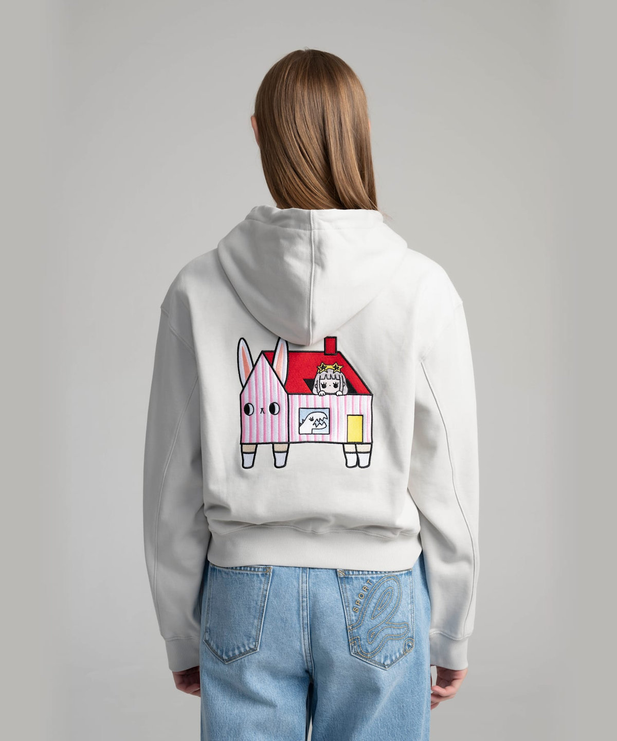 FEMME ウィメンズ SPORT b. 刺繍 コットン 長袖 ジップアップ フーディー "Jessica Ng" グレー系その他