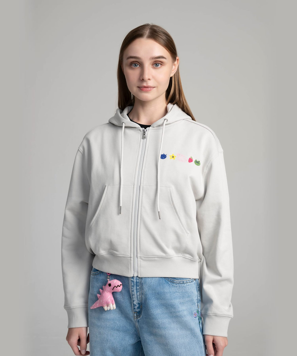 FEMME ウィメンズ SPORT b. 刺繍 コットン 長袖 ジップアップ フーディー "Jessica Ng" グレー系その他