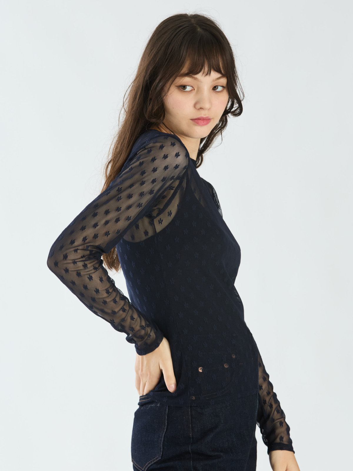 To b. by agnès b. 【Outlet】フラワーチュールプルオーバー ネイビー