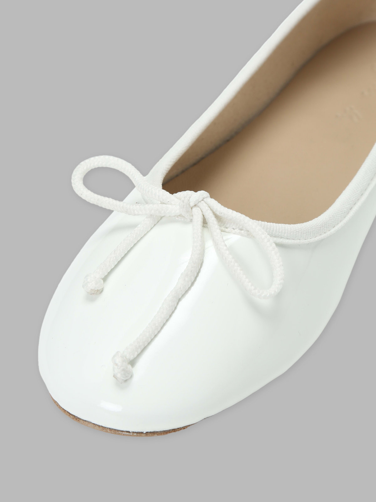 FEMME ウィメンズ バレーシューズ ホワイト