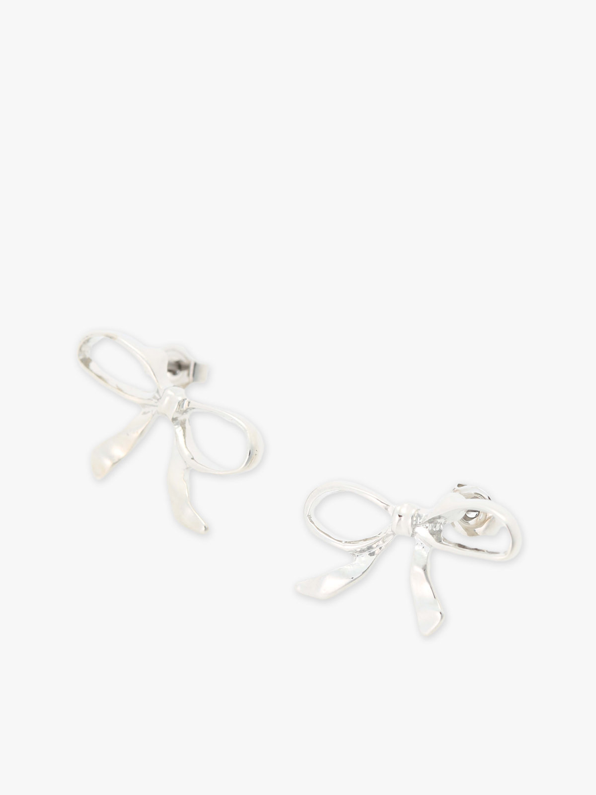 To b. by agnès b. リボン ピアス シルバー