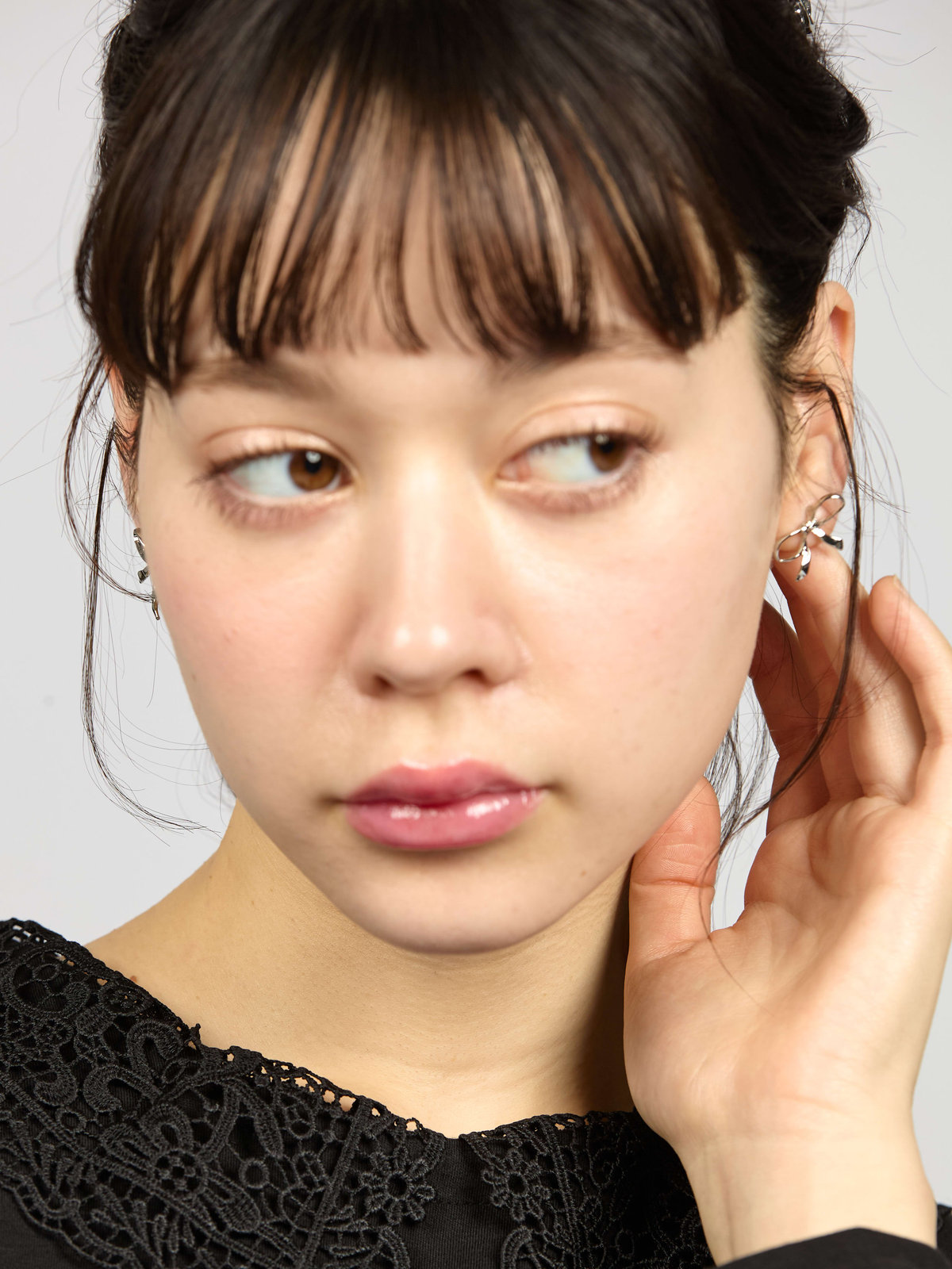 To b. by agnès b. リボン ピアス シルバー