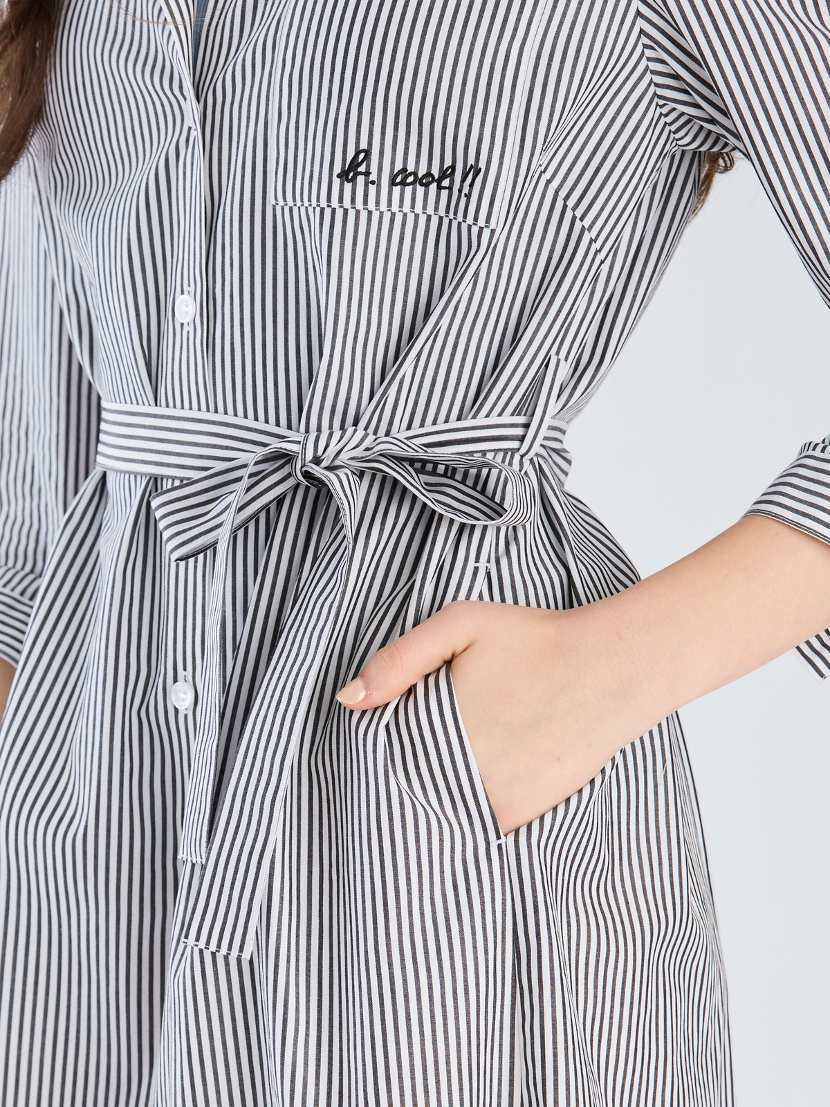 To b. by agnès b. 【Outlet】To b. by agnes b.× green label relaxing コットン 刺繍 ストライプ シャツドレス "b. cool!!" ホワイト