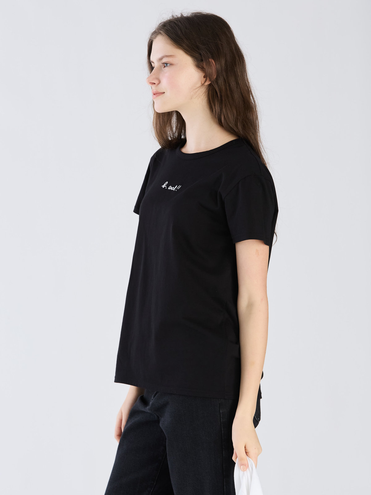 To b. by agnès b. 【Outlet】To b. by agnes b.× green label relaxing オーガニックコットン 刺繍 Tシャツ "b. cool!!" ブラック