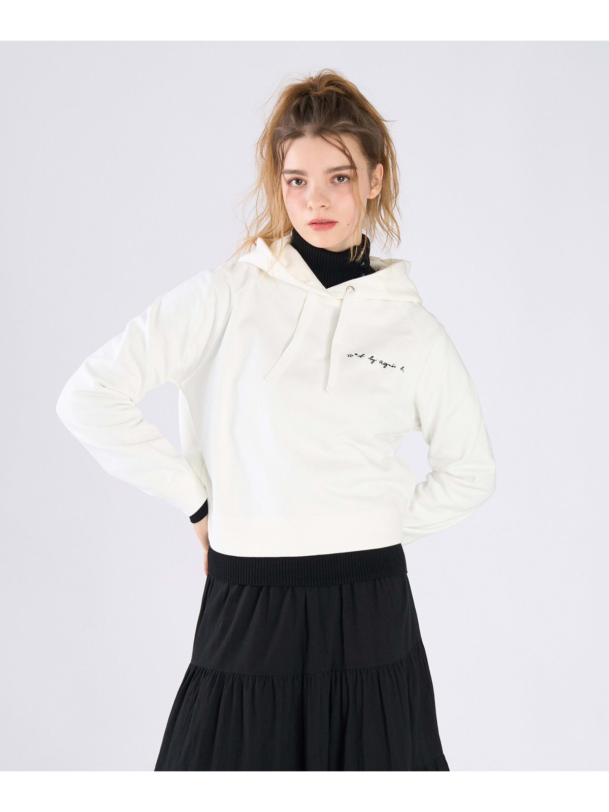 To b. by agnès b. ロゴ刺繍 コットン ニューマカロンカラー スウェットフーディー ホワイト