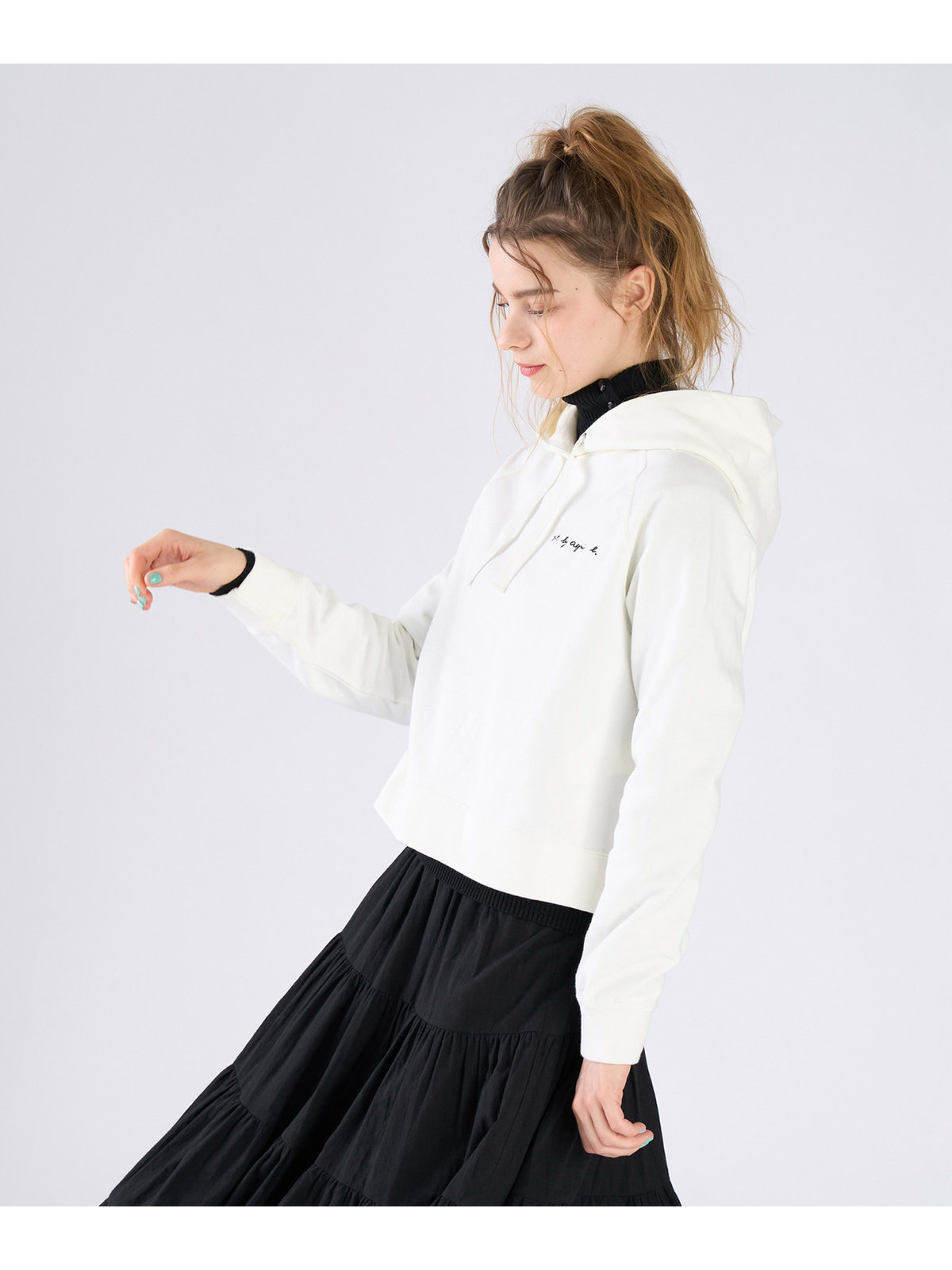 To b. by agnès b. ロゴ刺繍 コットン ニューマカロンカラー スウェットフーディー ホワイト