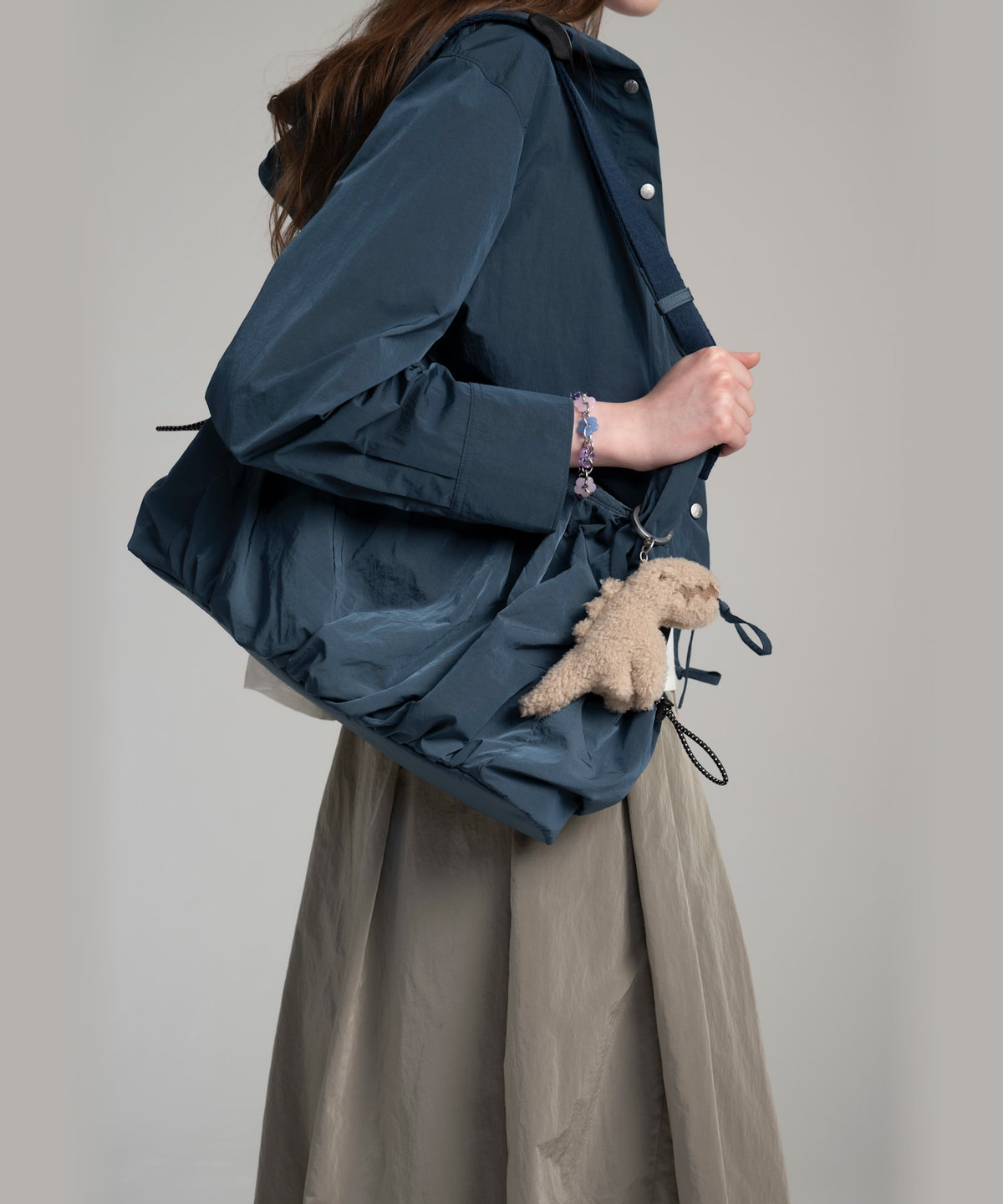 FEMME ウィメンズ SPORT b. ディノ XL フラッフィー キーチェーン ベージュ×ブラック