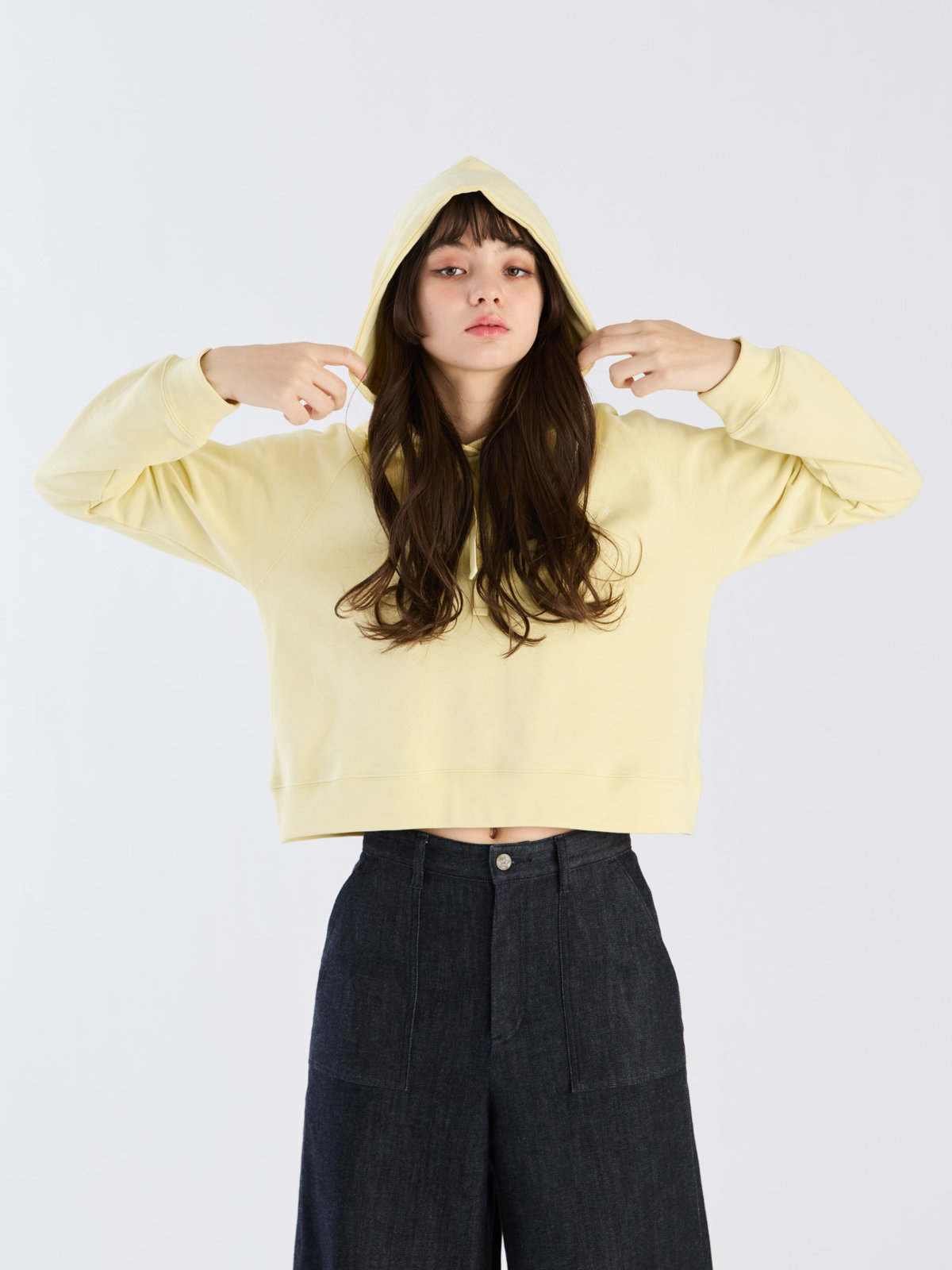 To b. by agnès b. 【Outlet】ロゴ刺繍 コットン ニューマカロンカラー スウェットフーディー イエロー