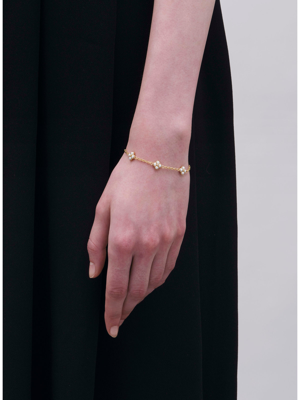 FEMME ウィメンズ フラワーチャーム パール ブレスレット "Double bloom" ゴールド