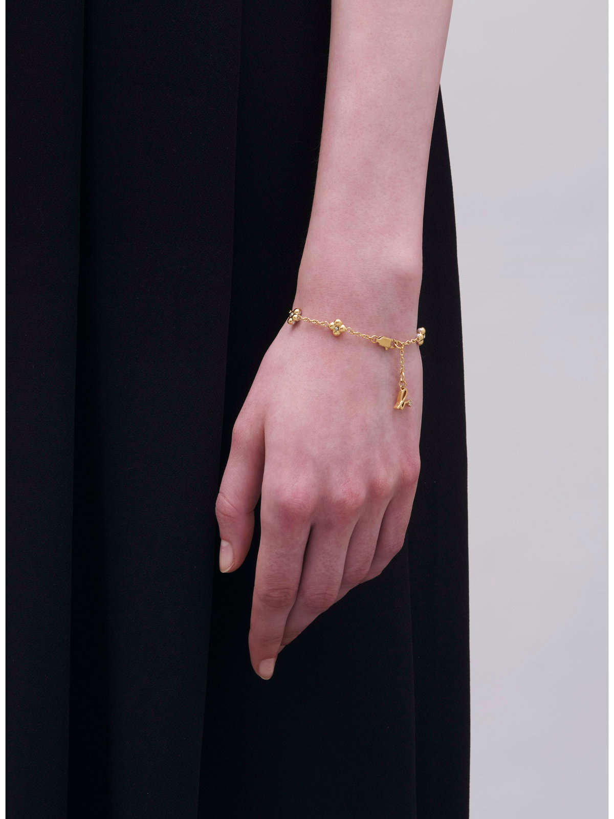 FEMME ウィメンズ フラワーチャーム パール ブレスレット "Double bloom" ゴールド