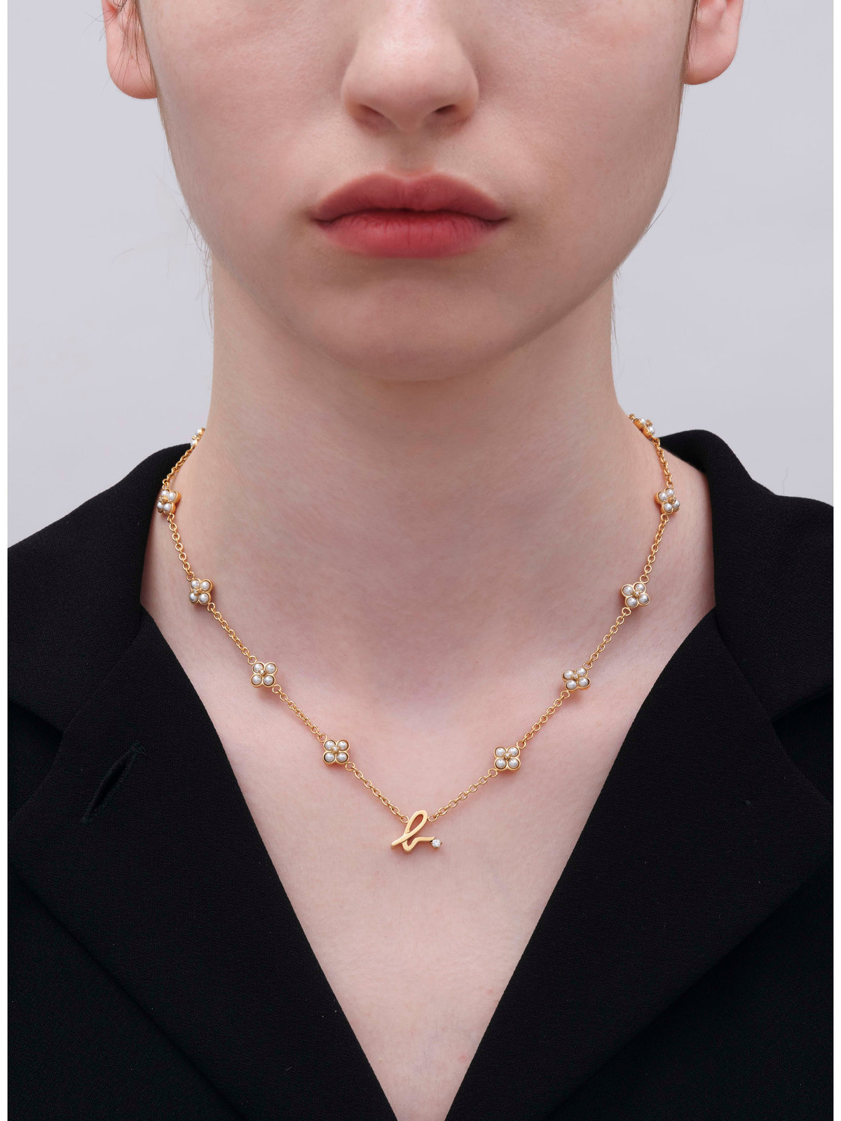 FEMME ウィメンズ b.ロゴ フラワーモチーフ パール ネックレス "Double bloom" ゴールド