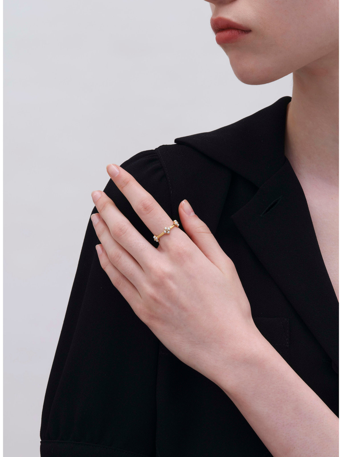 FEMME ウィメンズ b.ロゴ フラワーモチーフ パール リング "Double bloom" ゴールド