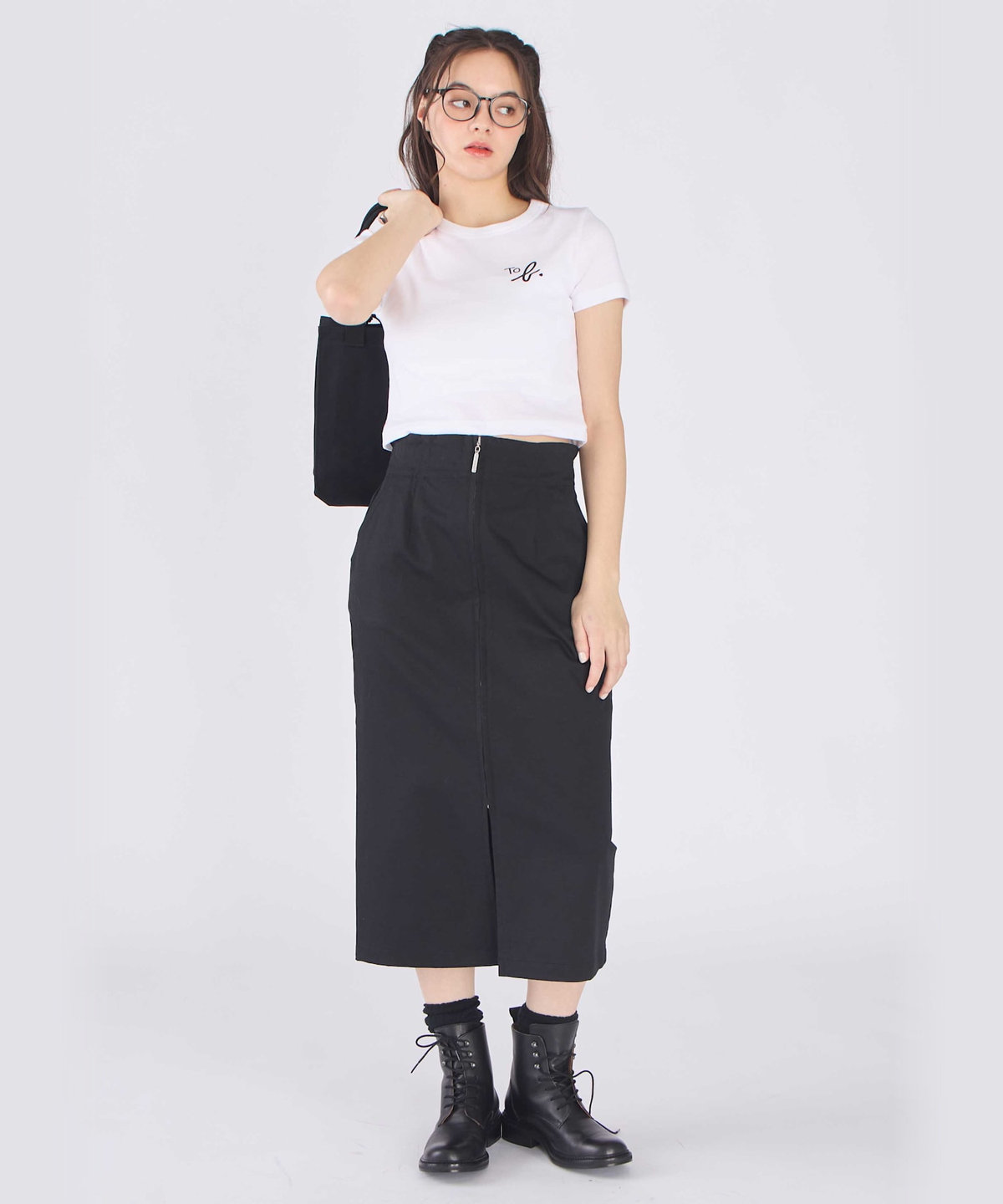 To b. by agnès b. "To b."ロゴ コットン 半袖 クロップド Tシャツ ホワイト