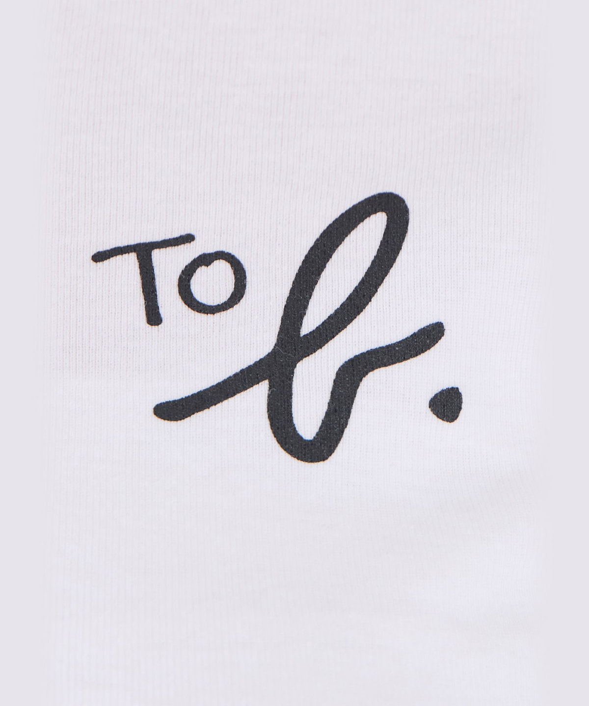 To b. by agnès b. "To b."ロゴ コットン 半袖 クロップド Tシャツ ホワイト