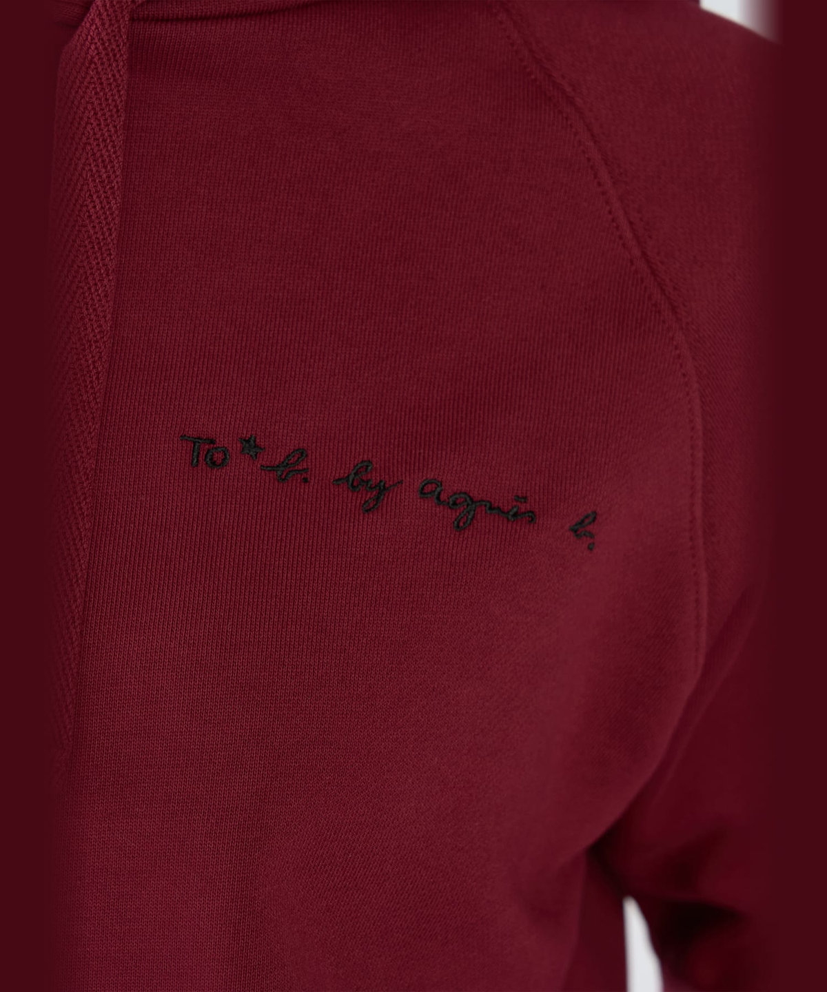 To b. by agnès b. ロゴ刺繍 コットン ニューマカロンカラー スウェットフーディー レッド